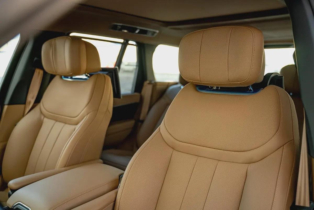 2026 Range Rover Vogue Autobiography P530 V8 | Brand New | Export Only | AED 719,000-9-9