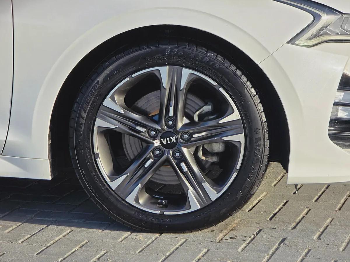 GCC Specs 2021 Kia K5 GT-Line - Excellent Condition-6-6