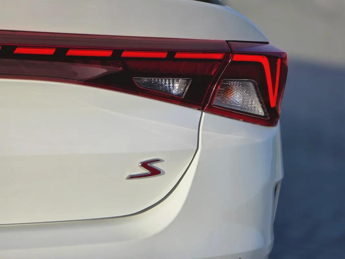 GCC Specs 2021 Kia K5 GT-Line - Excellent Condition-12-12