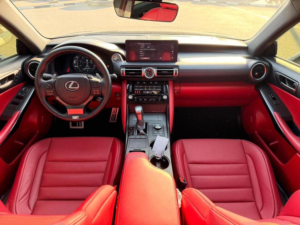 Lexus IS300 Full option F sport 2021-4-4