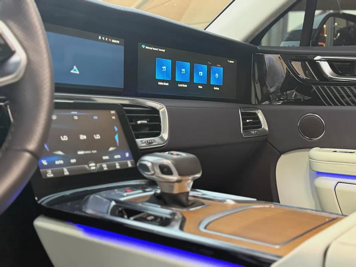 Hongqi E-HS9 Gcc Under Warranty Service Free Full Option-8-8
