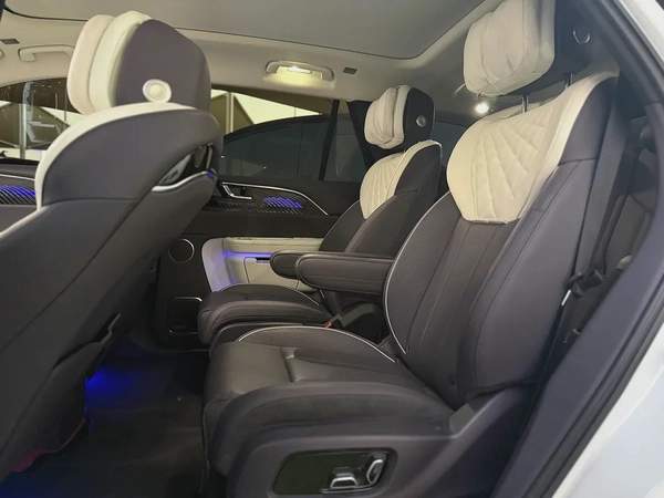Hongqi E-HS9 Gcc Under Warranty Service Free Full Option