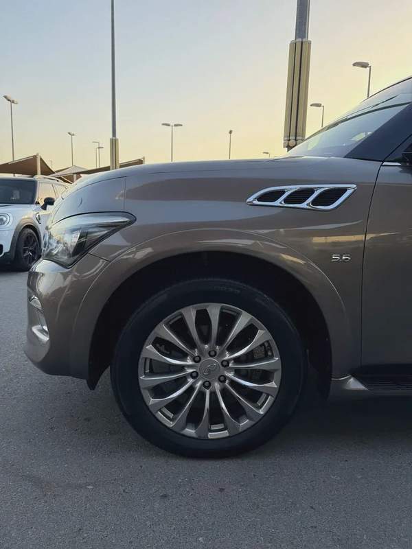 Infiniti QX80 Standard 2016 - GCC Specs - Well Maintained
