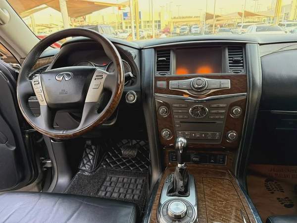 Infiniti QX80 Standard 2016 - GCC Specs - Well Maintained