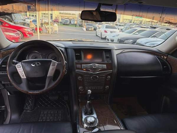 Infiniti QX80 Standard 2016 - GCC Specs - Well Maintained