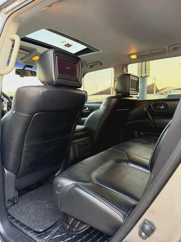 Infiniti QX80 Standard 2016 - GCC Specs - Well Maintained