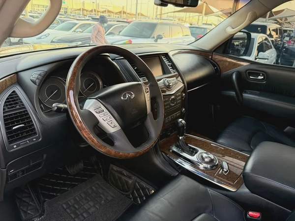 Infiniti QX80 Standard 2016 - GCC Specs - Well Maintained