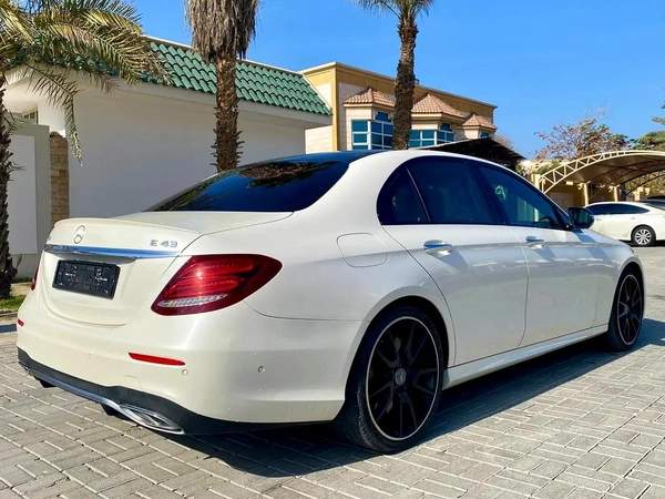 2018 MERCEDES E43 AMG 3.0L BITURBO 4MATIC || GCC || FULLY LOADED || MASTERPIECE|| PERFECT CONDTION