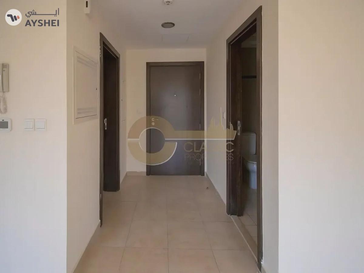 Spectacular Location| Nearby Amenities| Spacious-14-14