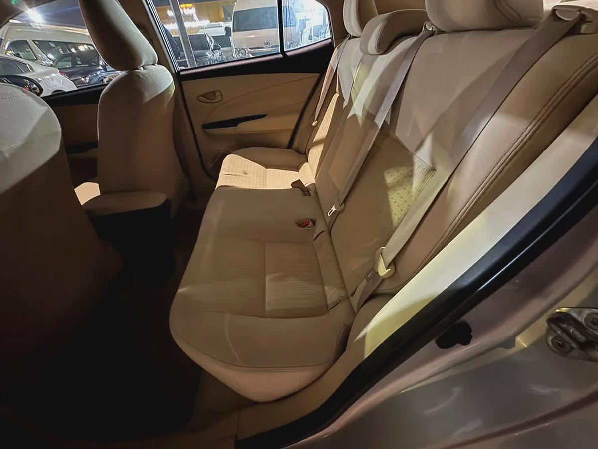 2022 Toyota Yaris SE - GCC Specs - Excellent Condition-5-5