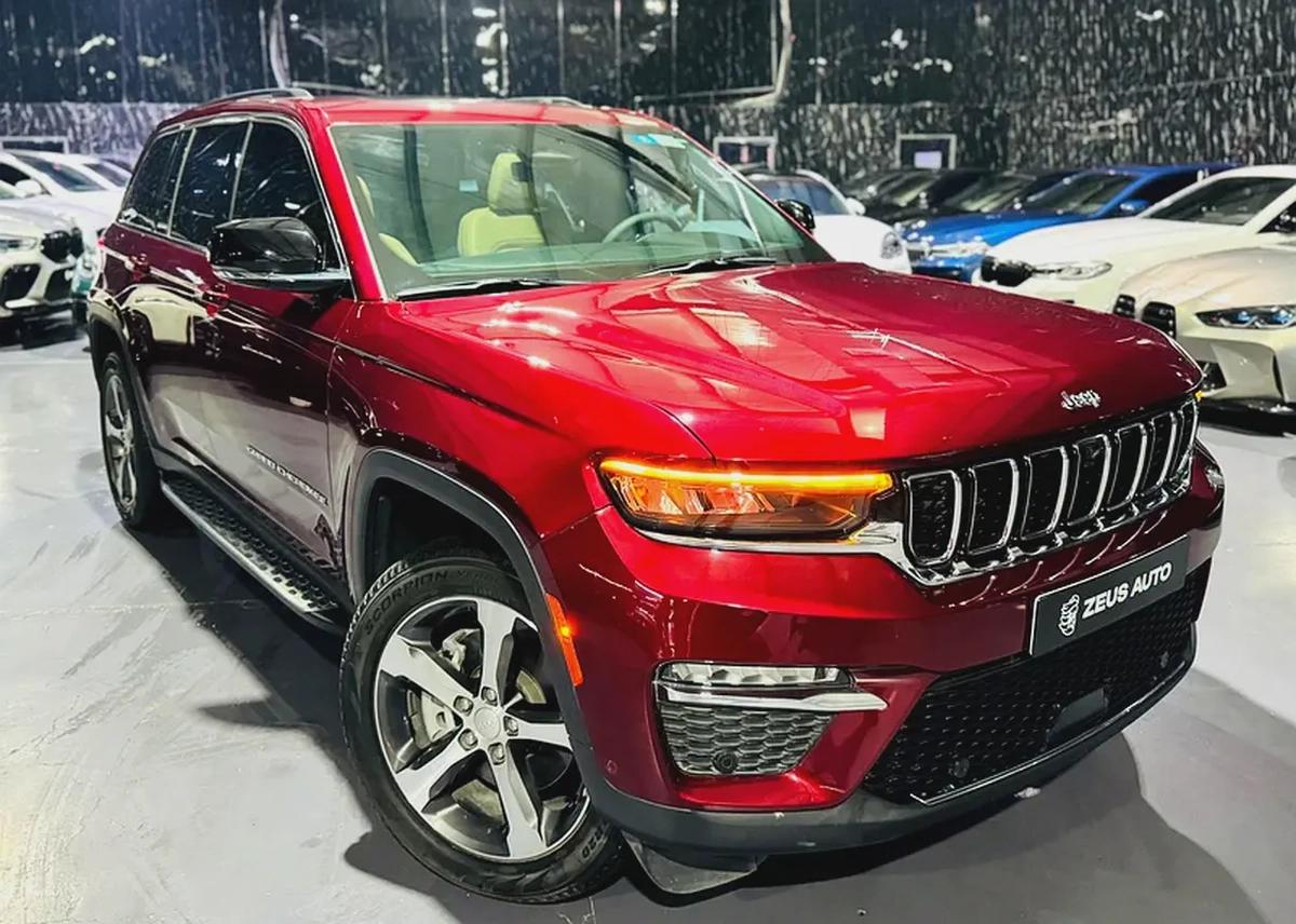 Jeep Grand Cherokee 2024 GCC specs for 155,000.00 AED-2-2