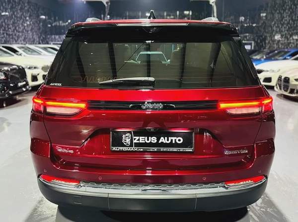 Jeep Grand Cherokee 2024 GCC specs for 155,000.00 AED