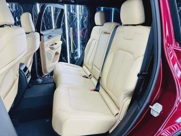 Jeep Grand Cherokee 2024 GCC specs for 155,000.00 AED