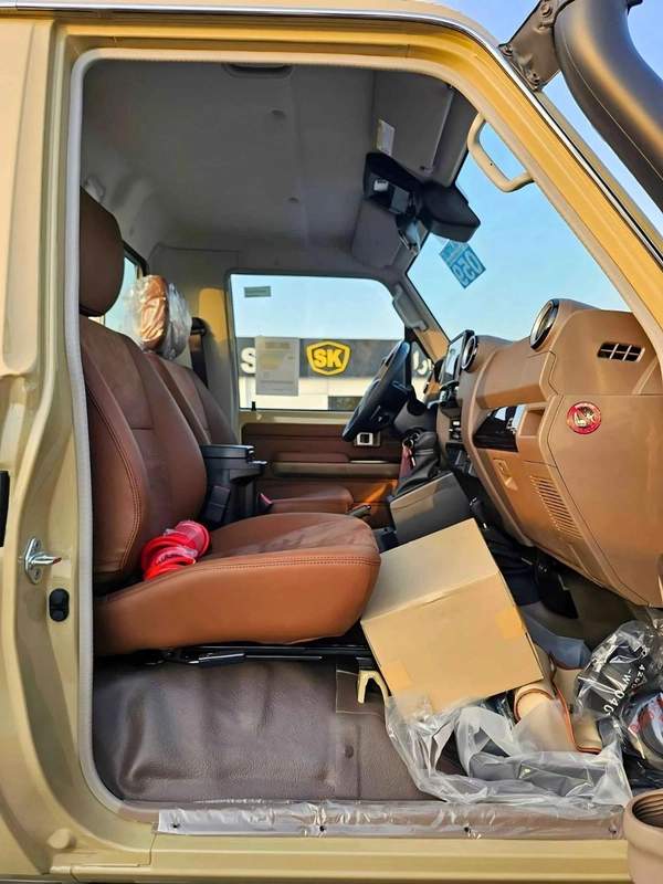 Toyota Land Cruiser Pick Up LX-Z1 | LC79 1GD-FTV SINGLE CABIN TURBO | 2.8L V4 DIESEL | DIFF LOCK