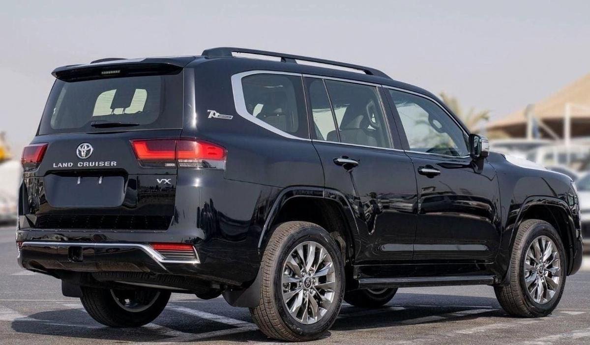 Toyota Land Cruiser LC300 VX 3.3D AT MY2025 – BLACK-3-3