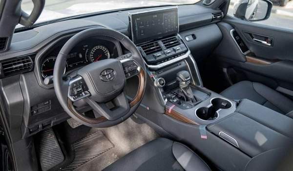 Toyota Land Cruiser LC300 VX 3.3D AT MY2025 – BLACK