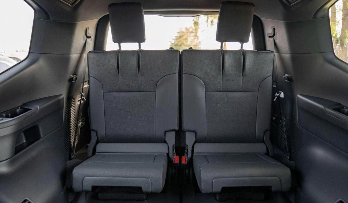 Toyota Land Cruiser LC300 VX 3.3D AT MY2025 – BLACK-18-18