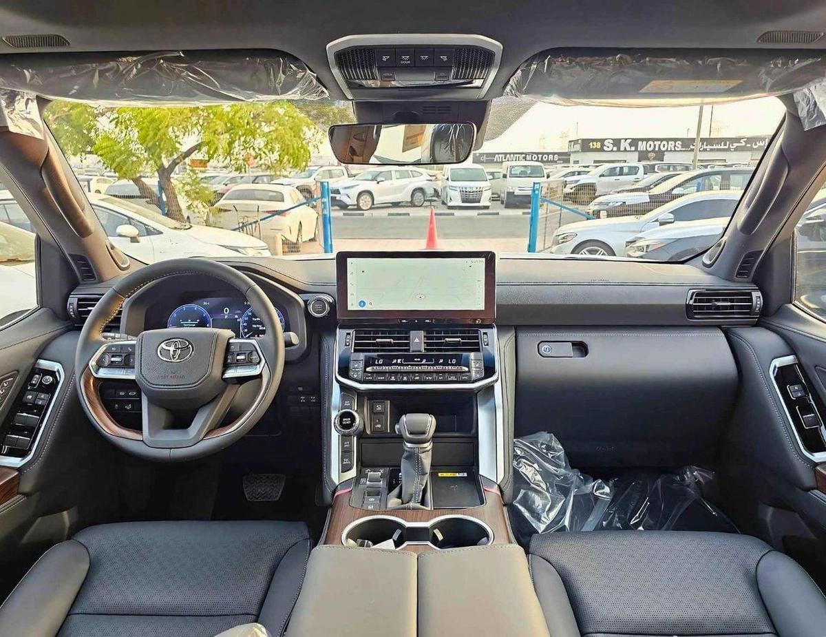 Toyota Land Cruiser VX LC300 | 4.0L V6 PETROL | RADAR | POWER SEATS | BIG DVD | JBL SPEAKERS | 360* CAMERA | SUNROOF | F-3-3