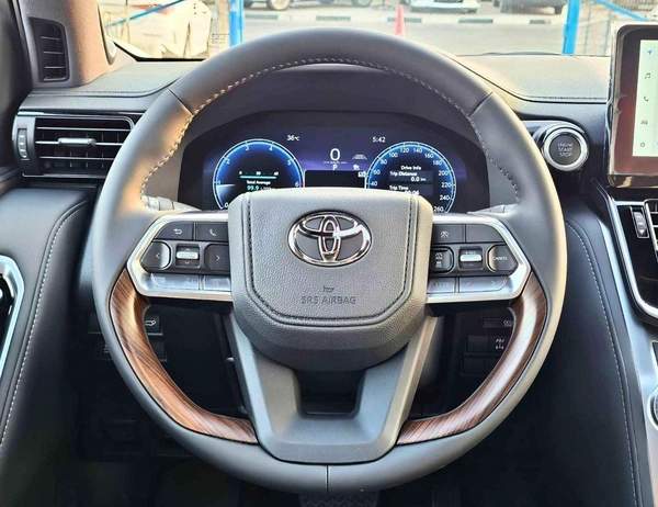 Toyota Land Cruiser VX LC300 | 4.0L V6 PETROL | RADAR | POWER SEATS | BIG DVD | JBL SPEAKERS | 360* CAMERA | SUNROOF | F