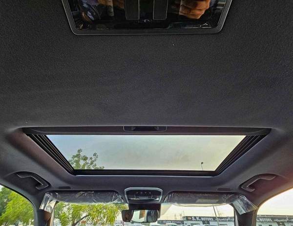 Toyota Land Cruiser VX LC300 | 4.0L V6 PETROL | RADAR | POWER SEATS | BIG DVD | JBL SPEAKERS | 360* CAMERA | SUNROOF | F