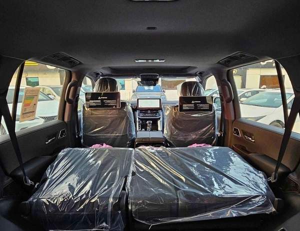 Toyota Land Cruiser VX LC300 | 4.0L V6 PETROL | RADAR | POWER SEATS | BIG DVD | JBL SPEAKERS | 360* CAMERA | SUNROOF | F