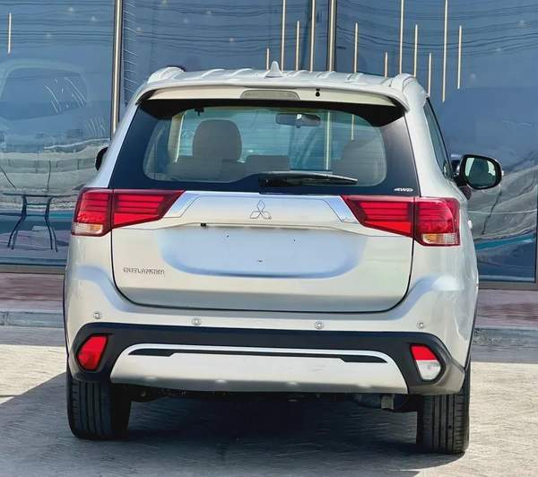 925-Monthly l GCC l 4wd, Cruise, Camera l Accident Free