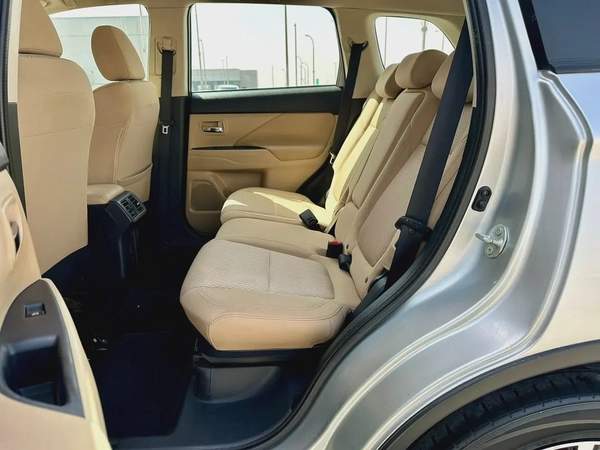 925-Monthly l GCC l 4wd, Cruise, Camera l Accident Free