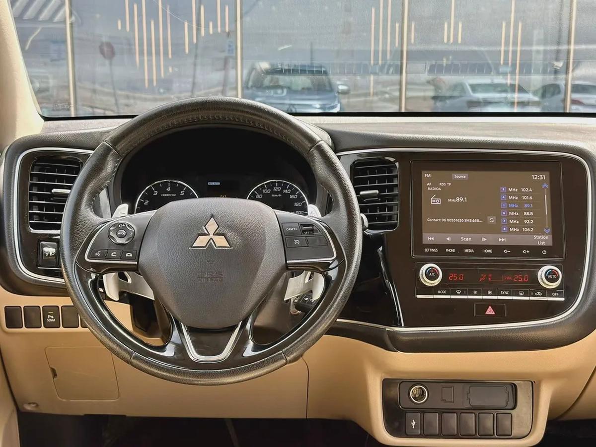 925-Monthly l GCC l 4wd, Cruise, Camera l Accident Free-10-10