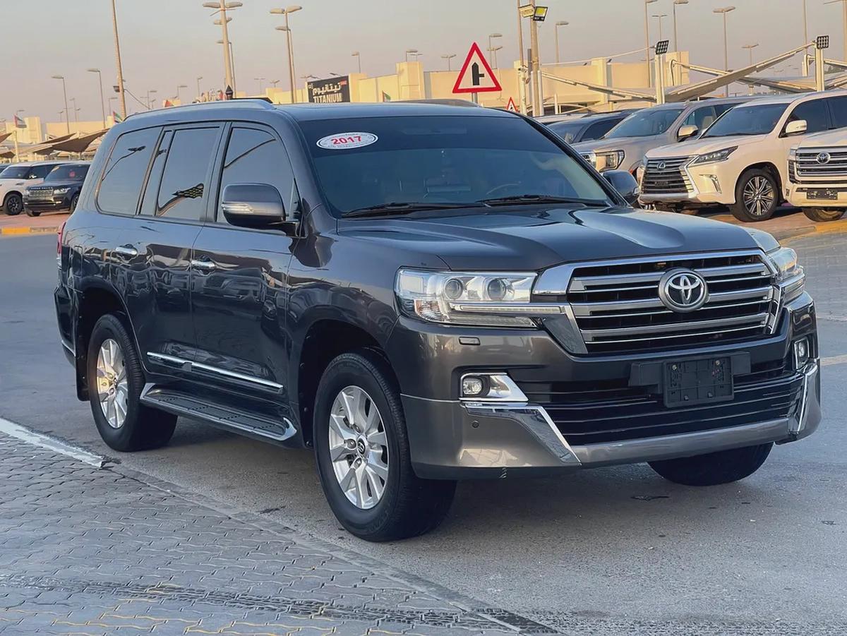 Toyota Land Cruiser GXR 2017 - GCC Specs - Perfect Condition-7-7
