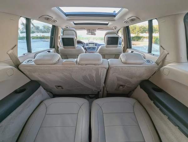 MERCEDES-BENZ GL500 2015 GCC FULL OPTION IN EXCELLENT CONDITION