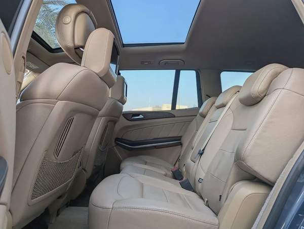 MERCEDES-BENZ GL500 2015 GCC FULL OPTION IN EXCELLENT CONDITION