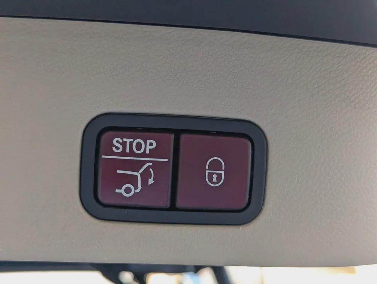 MERCEDES-BENZ GL500 2015 GCC FULL OPTION IN EXCELLENT CONDITION-8-8