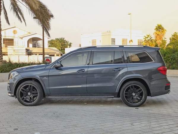 MERCEDES-BENZ GL500 2015 GCC FULL OPTION IN EXCELLENT CONDITION