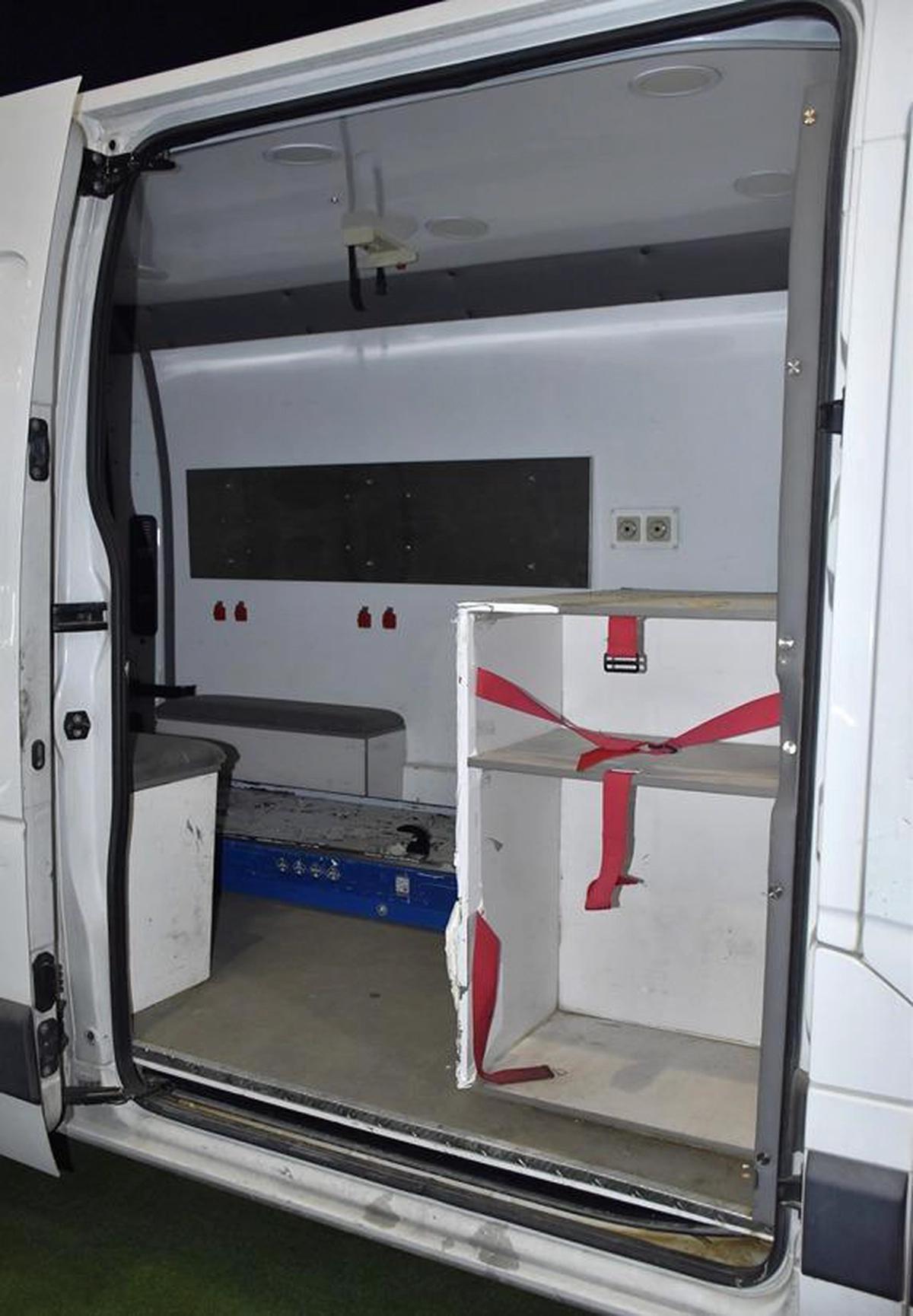 Renault Master ( 2020 Model ) in White Color GCC Specs-6-6