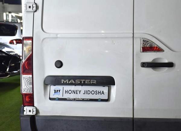 Renault Master ( 2020 Model ) in White Color GCC Specs