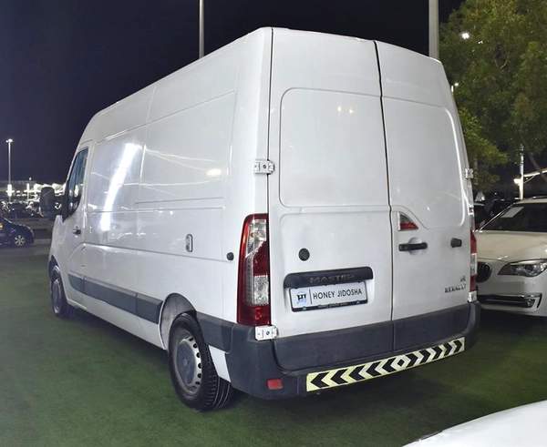 Renault Master ( 2020 Model ) in White Color GCC Specs