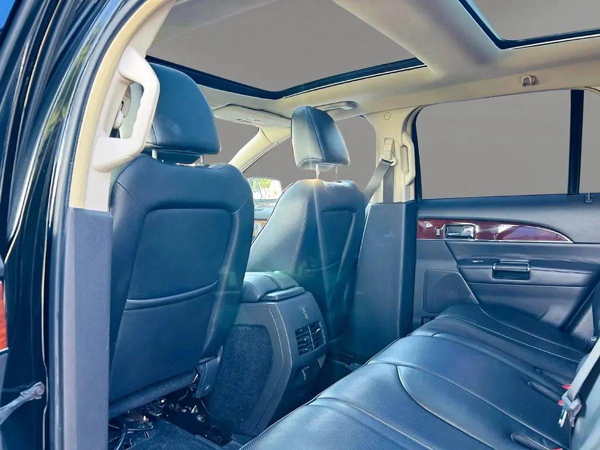 LINCOLN MKS | 2011 | FULLY LOADED | CLEAN CAR | FRESH JAPAN IMPORT-2-2
