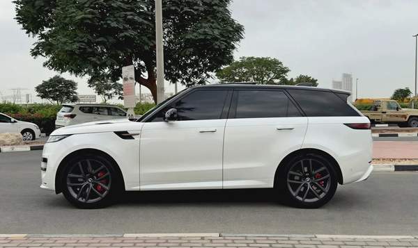 2024 Range Rover Sport P400 HSE Dynamic, Dealer Warranty, GCC Specifications