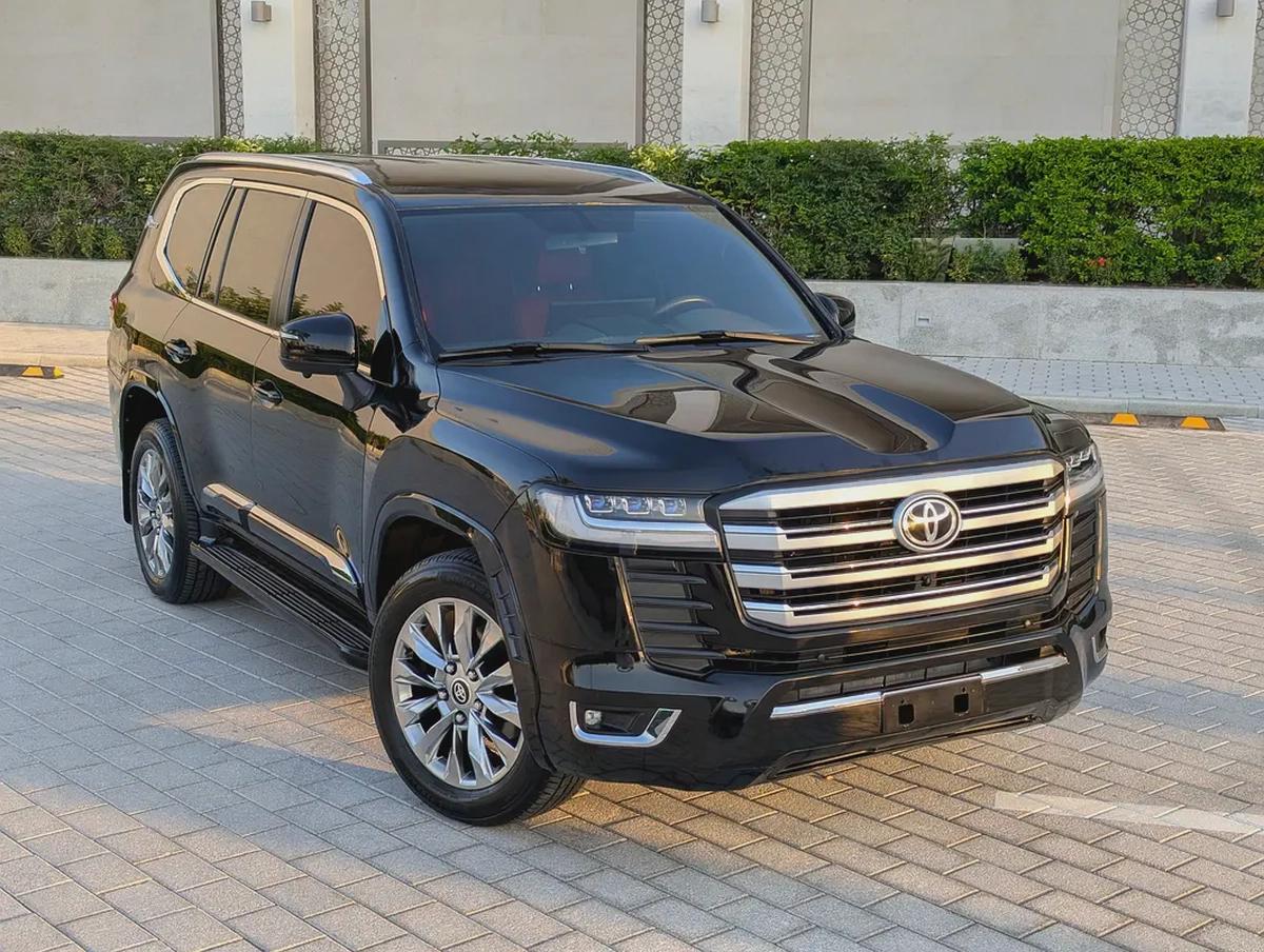 Toyota Land Cruiser GXR 2016 Facelifted 2026 With Interior and Exterior- GCC Specs - Well Maintained-0-0