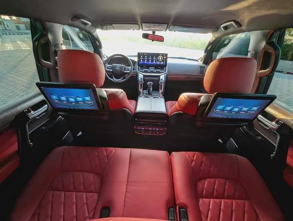 Toyota Land Cruiser GXR 2016 Facelifted 2026 With Interior and Exterior- GCC Specs - Well Maintained