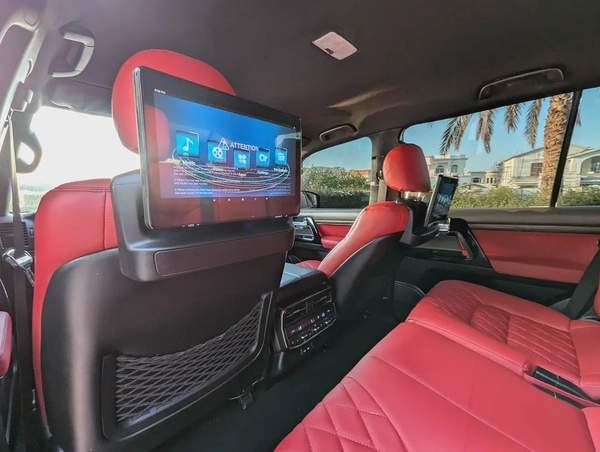 Toyota Land Cruiser GXR 2016 Facelifted 2026 With Interior and Exterior- GCC Specs - Well Maintained