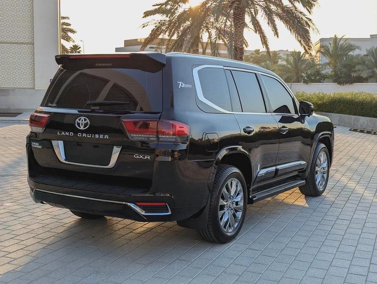 Toyota Land Cruiser GXR 2016 Facelifted 2026 With Interior and Exterior- GCC Specs - Well Maintained-12-12