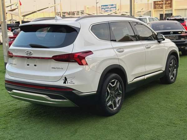 HYUNDAI SANTA FE —1600CGCC—FREE ACCIDENT—ORIGINAL PAINT—LOW MILAGE— FULL OPTIONS—EXCELLENT CONDITION