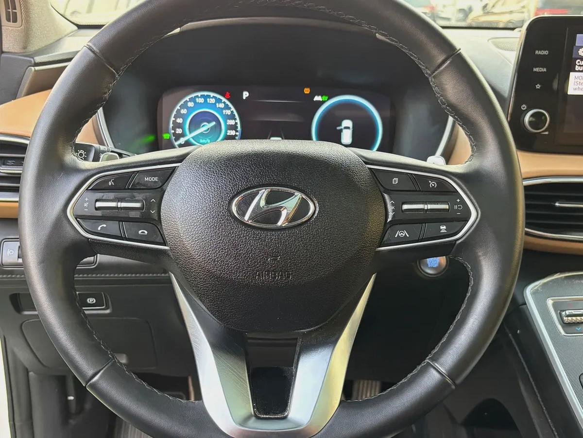 HYUNDAI SANTA FE —1600CGCC—FREE ACCIDENT—ORIGINAL PAINT—LOW MILAGE— FULL OPTIONS—EXCELLENT CONDITION-16-16