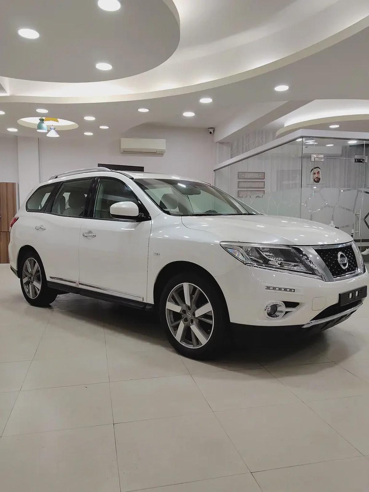 Nissan pathfinder SV 2017-1-1