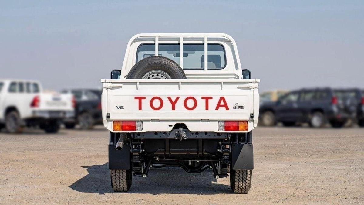 Toyota Land Cruiser Pick Up Toyota Land Cruiser Pick-up LC 79 SC 4.2L Diesel MT MY2025-4-4