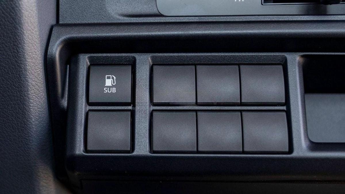 Toyota Land Cruiser Pick Up Toyota Land Cruiser Pick-up LC 79 SC 4.2L Diesel MT MY2025-17-17