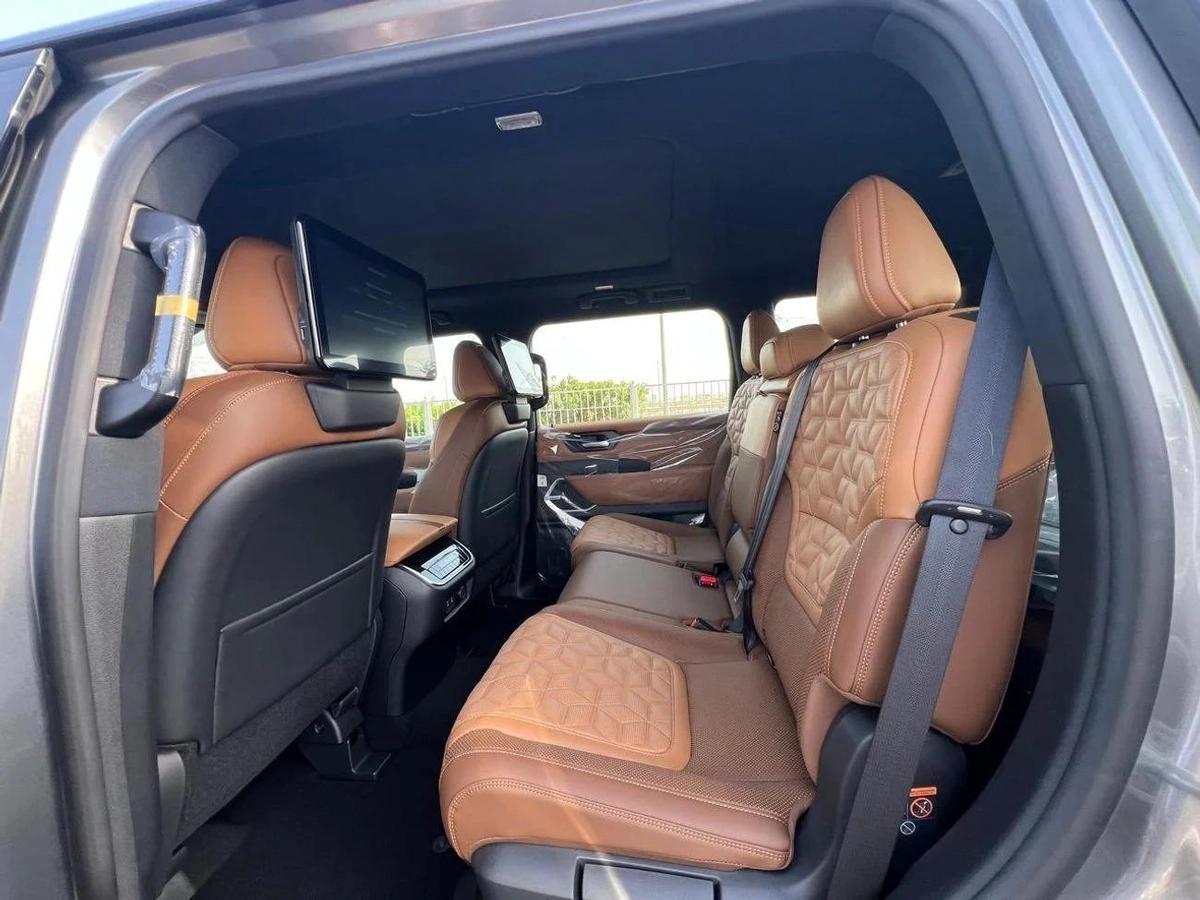 Nissan Patrol SE PLATINUM 3.8L 2026-8-8