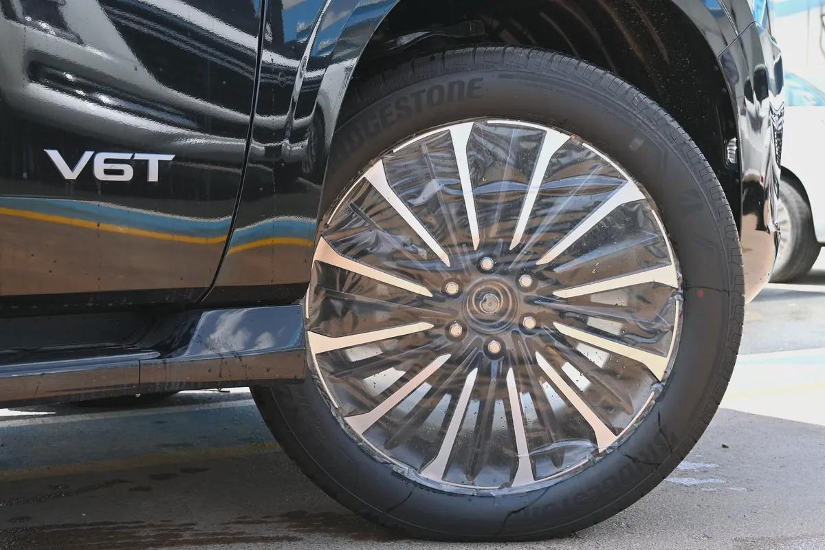 Nissan Patrol LE Platinum City 2026 - GCC Specs - New-18-18