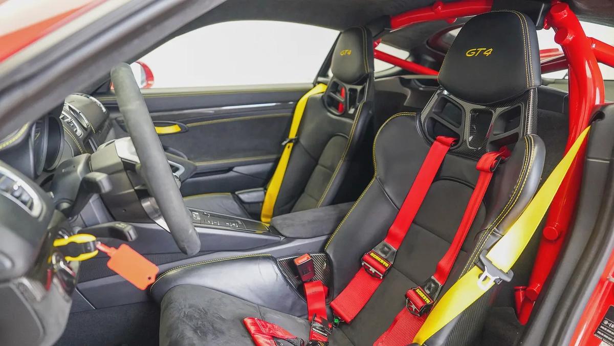 Special Offer | Akrapovic Exhaust, PCCB, Low KM | Cayman GT4 Clubsport-4-4